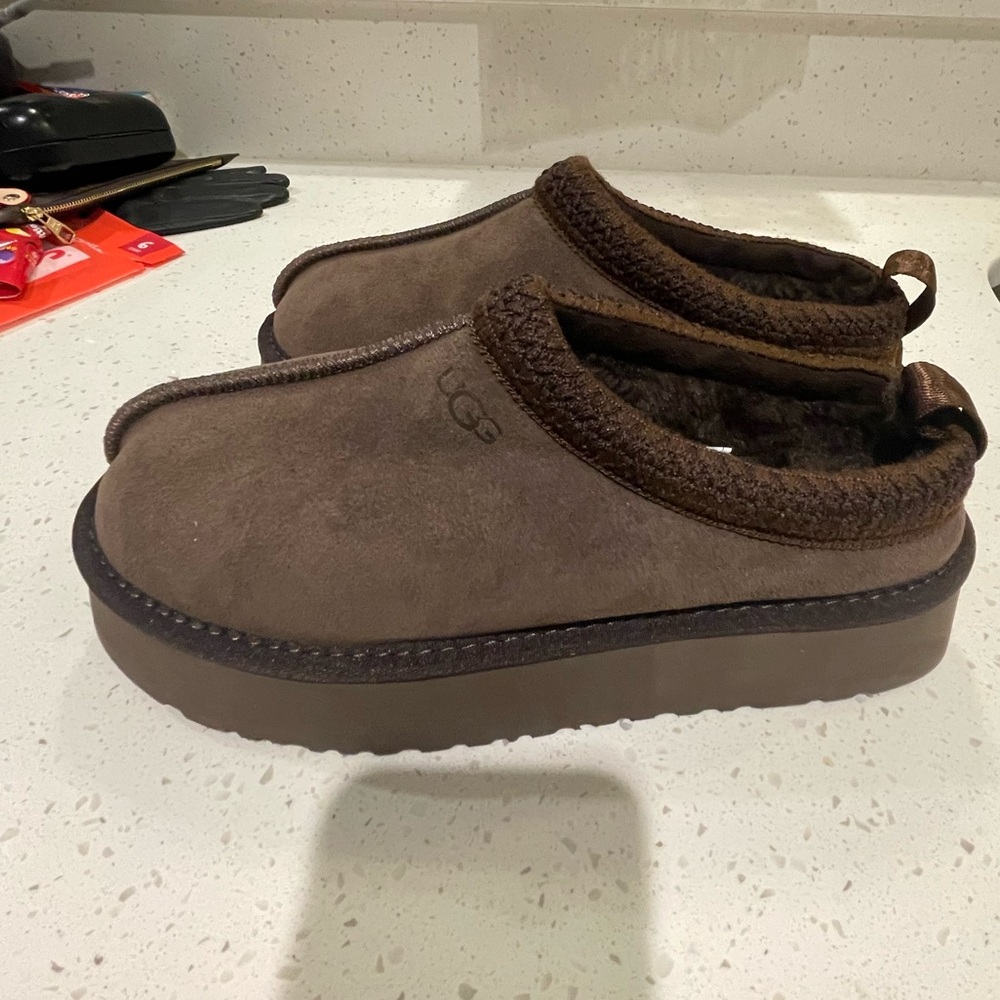 UGG TAZMAN II Brand New Sz 41